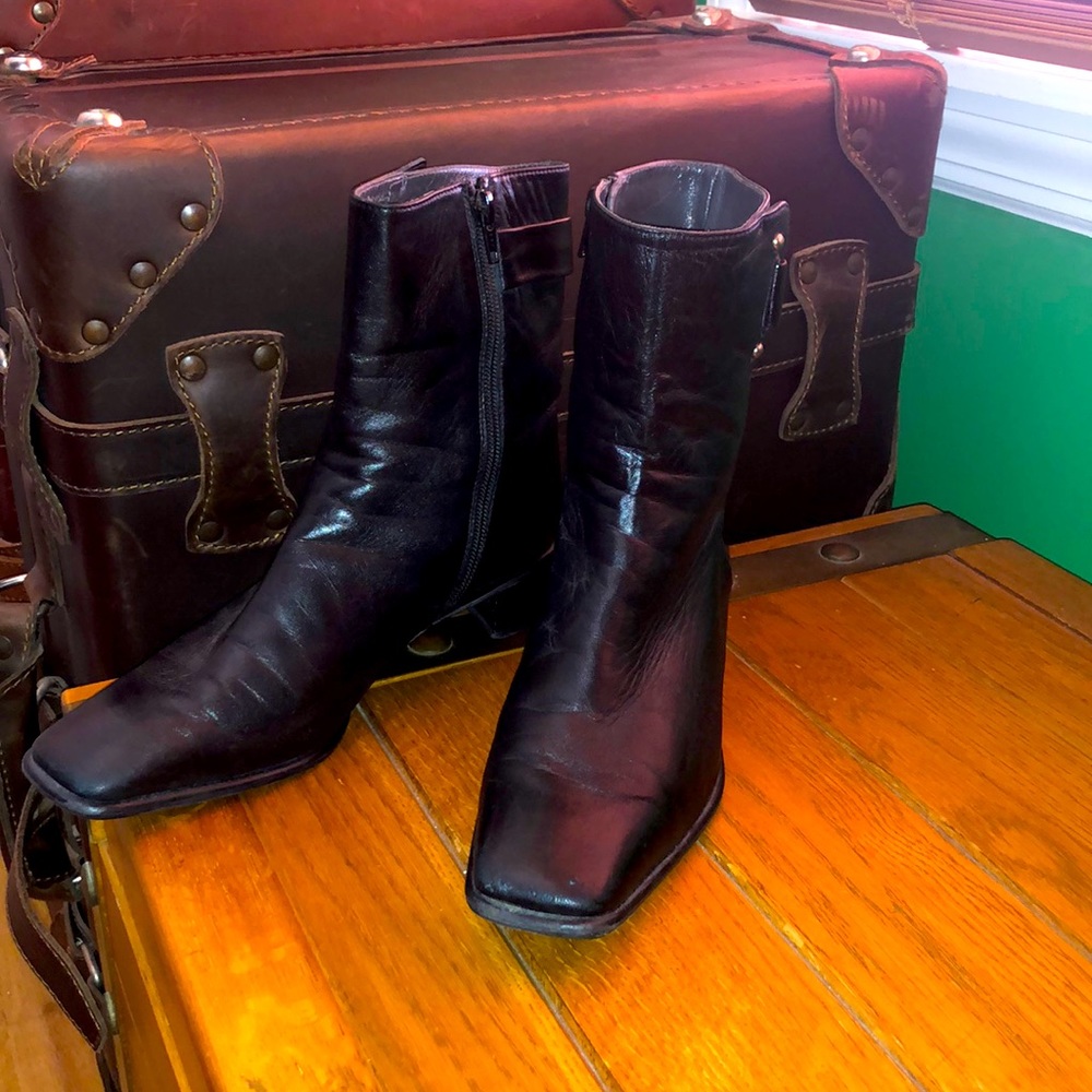 Stewart Weitzman Boots -Made in Spain-